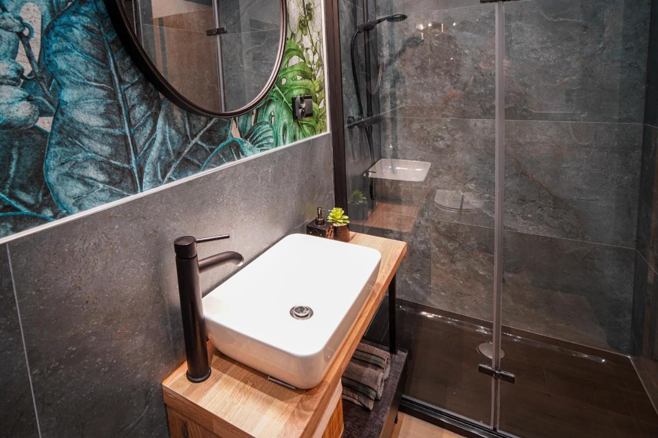Apartament Z Jacuzzi W Centrum Sanoka ภายนอก รูปภาพ